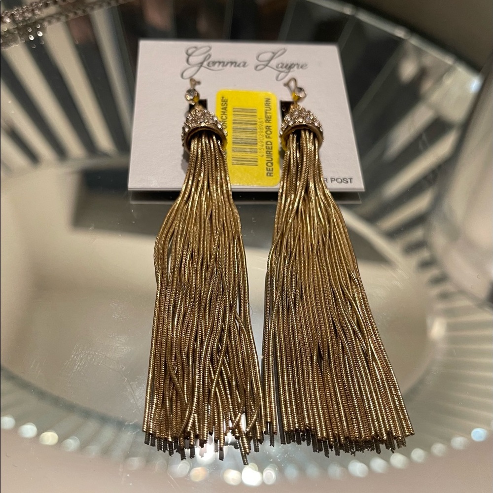 Gold drape earrings
